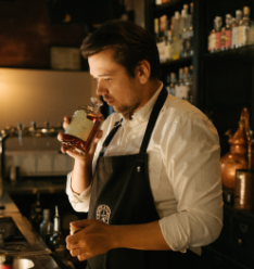 Afbeelding Medewerker bediening hotel de Wadden Vlieland